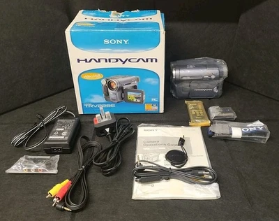 Sony CCD-TRV228E Hi8 Tape Digital Video Camera HANDYCAM Complete Boxed Unused  - Image 1 of 4