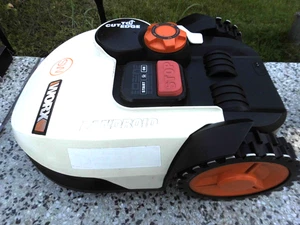 Rasenroboter Worx WR106Si.1 ink. Ladestation und 2. Neuen Akku - Bild 1 von 6