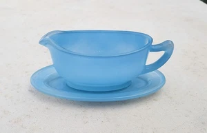 VINTAGE PYREX BLUE SPRAYWARE GLASS GRAVY BOAT AND SAUCER - Picture 1 of 8