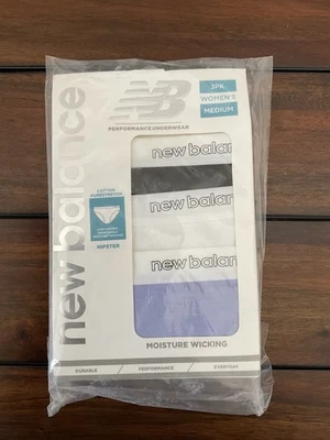 Paquete de 3 ropa interior de rendimiento New Balance Hipster para mujer talla mediana Foto 1 de 2