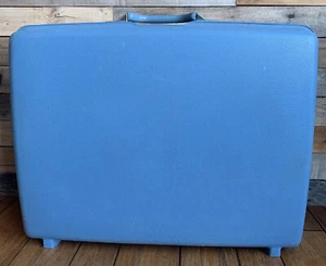 Vintage Baby Blue Luggage Samsonite Royal Traveller Montbello II 27” Suitcase - Picture 1 of 23