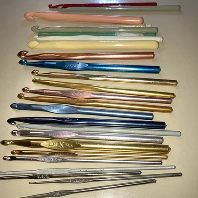 Ganchos de ganchillo, surtidos EE. UU. - Japón, surtido, paquete de 24 plástico/metal  Foto 1 de 4