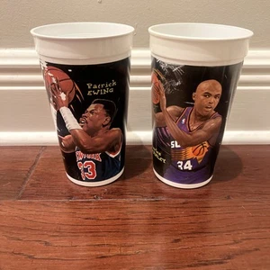 PATRICK EWING & CHARLES BARKLEY VINTAGE 1995 LOONEY TUNES MCDONALDS TAZZE DI SODA - Foto 1 di 8