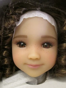 Clark Fan Edition Ruby Red Fashion Friends Doll NRFB Full Set Curly Brown Wig - Picture 1 of 21