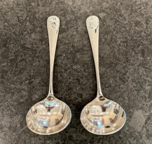 Cucharones de cubiertos de acero inoxidable Kirk Stieff Williamsburg Royal Shell (2) - Imagen 1 de 4