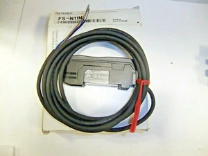 KEYENCE FS-N11N 12-24 V DC Fiber Optic Amplifier - Picture 1 of 3