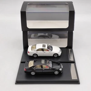 1:64 DCM Toyota CROWN 12th Car Models Diecast Toys Collection Black/White Gifts - Picture 1 of 14