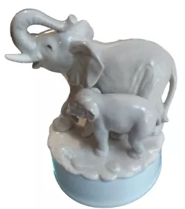 Otagiri Elefant Musik Porzellan Figur Erwachsene & Baby dreht spielt "frei geboren" - Bild 1 von 5
