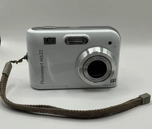 HP PhotoSmart M632-WHITE 7.2 MP Digital Camera 4GB SD Card working - Picture 1 of 7