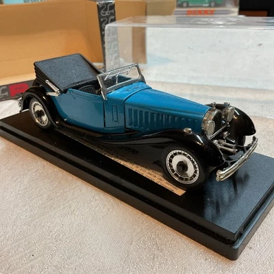 Rio 1:43 1927 Bugatti Royale Scoperta- Black/Blue #37  - Image 1 of 4
