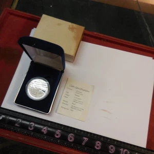 1969-1989 $50 First Man on The Moon Marshall Islands Silver Proof Coin 1oz - Picture 1 of 9