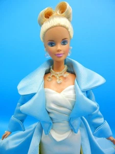 Vintage 1996 Mattel Puppe #17572 Barbie Collector *Serenade in Satin* Couture - Bild 1 von 13