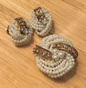Mid Century Faux Pearl Rhinestone Swirl Knot Gold Tone Brooch & Earrings - Picture 1 of 4