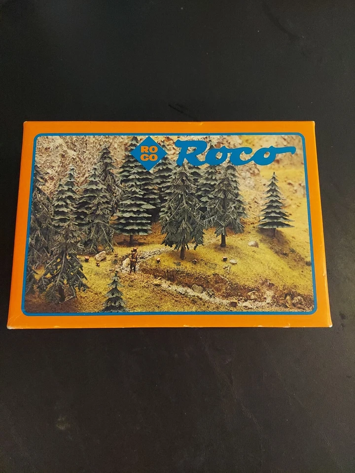 Roco HO Scale Pine Trees 04783A  (set of 8) Tannen - Image 1 of 3