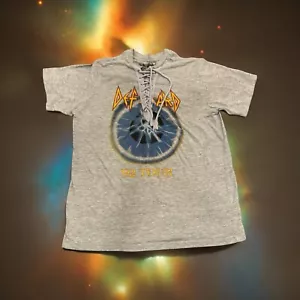 Def Leppard Graphic Tee 92 Tour Schnürung Ausschnitt Gr. Medium grau leicht - Bild 1 von 9