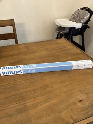 PHILIPS F20T12 DAYLIGHT 20 Watt 5,00K 24 Inch T12 Replacement Bulb - Image 1 of 4