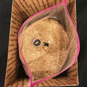Rich Gold Nugget Pay Dirt Aproximadamente 20-30 libras DE PAYDIRT SIN BUSCAR - Imagen 1 de 3