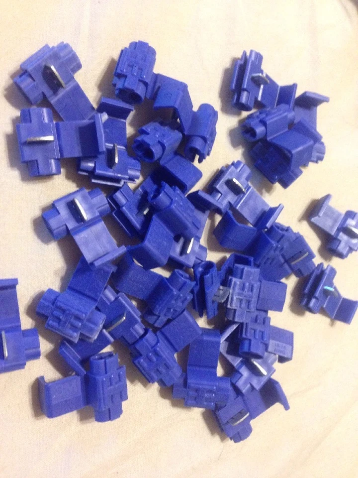 (50) 3M 801 SCOTCHLOK SOLDERLESS WIRE BLUE QUICK SPLICE CONNECTORS 14-18 GAUGE - Image 1 of 1