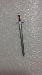 Mythic Legions All Stars Tibio Spada Manico Rosso SOLO NUOVA - Foto 1 di 1