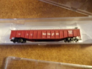 N Scale AHM Burlington 50’ covered gondola - Picture 1 of 1