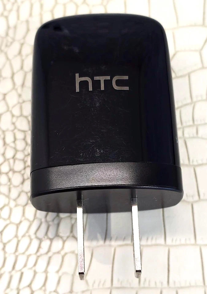 HTC (TC U250) 5V 1A Travel Adapter for USB Devices - Black - Image 1 of 2