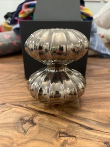 Jonathan Adler 4,25" Vase - Platin/Silber/Chrom gerippt Doppelkürbis Keramik - Bild 1 von 3