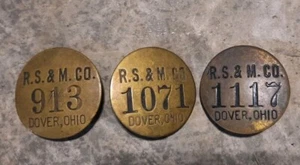 Menge 3 Vintage Reeves Stahl Messing Mitarbeiter Identifikation Revers Abzeichen Dover OH - Bild 1 von 3