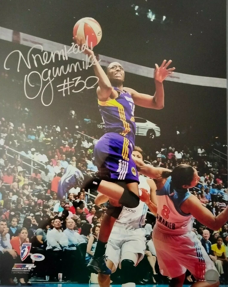 NNEKA OGWUMIKE 签名 16x20 照片 带 PSA/DNA 正品证书! 批量 D LA SPARKS SPACE JAM 2 — 第 1/1 张图片