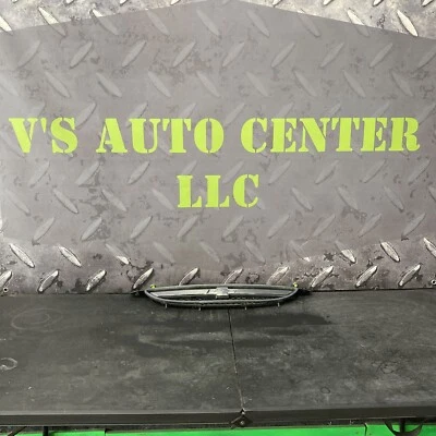 2005 Chevrolet Aveo Black And Chrome Grille OEM 96492232 - Изображение 1 из 4