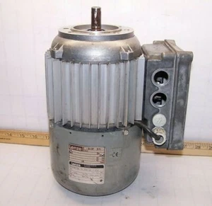 LENZE GEAR MOTOR 1/2 HP 1700 RPM 240 VAC 1/2" SHAFT B7KC4-007H - Picture 1 of 7