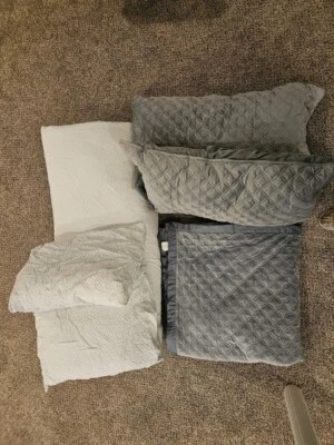 QUEEN Mint duvet+shams with KING velvet quilt + shams bedding set. - Image 1 of 2