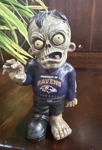 Figurina Zombie Calcio Baltimore Ravens Ufficiale NFL - Incubi Per Sempre - Foto 1 di 3