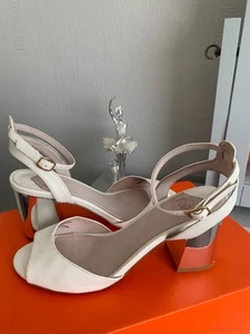 Faith white strap sandals with silver block heel size 4 Immaculate Condition - Picture 1 of 8