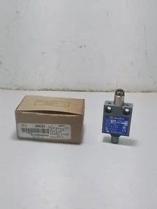 Square D 9007MS02S0084 Enclosed Limit Switch (TR1) - Picture 1 of 3