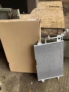 Delphi TSP0225011 A/C Air Conditioning Condenser Audi A4 Vw Passat 8D0260401 403 - Picture 1 of 2