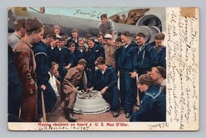 Postkarte Matrosen spielen Dame an Bord US Man O'War Marine Schiff - Bild 1 von 2