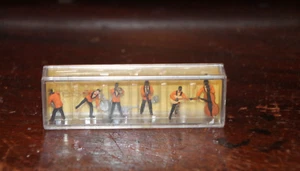 Preiser HO Scale MUSICIANS with Orange Jackets #0112 - Picture 1 of 1