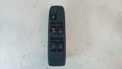 Painel de controle da janela frontal MR445652 LH 1109838 MITSUBISHI MONTERO V60 V70 2005 - Imagem 1 de 4