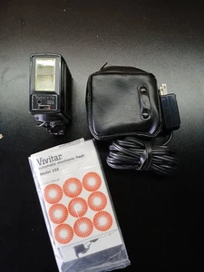 VIVITAR 252 FLASH WITH CASE CORD AND INSTRUCTIONS. WORKS - Picture 1 of 6