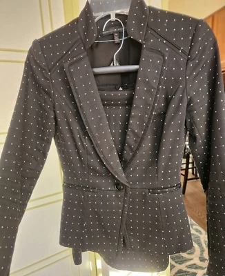 Traje Negro Casa Blanca Mercado Negro WHBM Talla 00 con Patrón "Punto" Diamante Blanco Foto 1 de 4