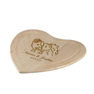 Herzbrett Schneidebrett in Herzform inkl. Gravur Motiv Herzbrautpaar - Bild 1 von 3