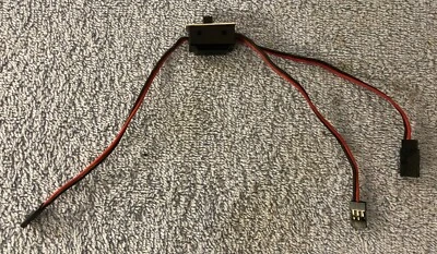 Chicote de fios Futaba Miniature 3 fios interruptor de carregamento - Imagem 1 de 3