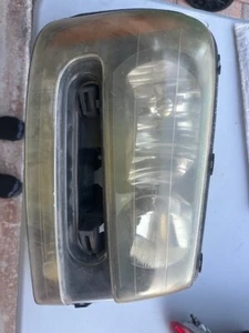 2002-2009 CHEVY TRAILBLAZER (RH-PASSENGER SIDE) HEADLIGHT 40282748 - Imagen 1 de 3