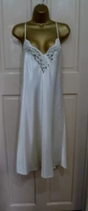 VINTAGE HÜBSCHER LANGER SLIP ST MICHAEL CREMEFARBENER FLÜSSIGSATIN GRÖSSE 14 - Bild 1 von 7