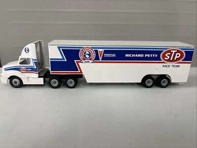 Camión Winross Richard Petty STP Pontiac Race Hauler '92.  En muy buen estado Foto 1 de 4