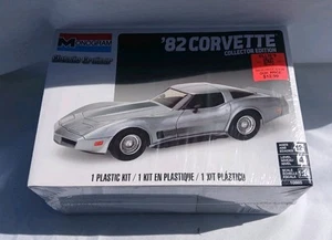 Modellino auto monogramma serie Classic Cruiser 1982 Corvette nuovo sigillato - Foto 1 di 13