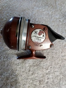 Mulinello da Pesca Vintage Shakespeare 1766 MODELLO EF Pulsante Spin Cast/Nota - Foto 1 di 9
