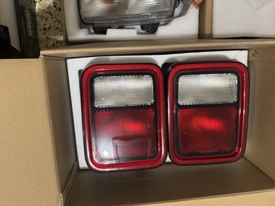 吉普角斗士 2023 后尾灯 左右 — 第 1/2 张图片