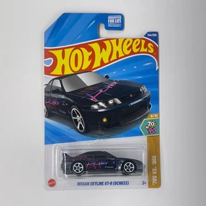 Hot Wheels Nissan Skyline GT-R R33 70s vs 90s 8/10 Black Pink Graphics JDM 1:64 - Picture 1 of 2