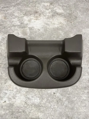 Portavasos delantero gris Ford Excursion 2000-2004 consola central Foto 1 de 4